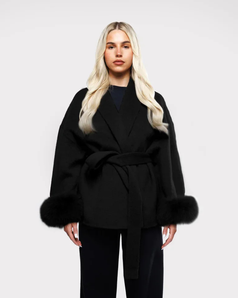 Livia Abrigo Largo Mujer – Mangas Faux Fur, Cinturón y Forro Cálido