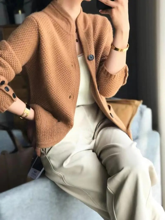 Lucille Cardigan en cachemire pour femme – Veste élégante avec boutons premium