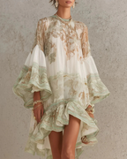 Juliette Vestido Mini de Gasa Mujer – Volantes, Cuello Alto y Estampado Barroco