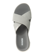 Hailey Sandalias Slip-On Mujer – Tiras Metalizadas, Plantilla Acolchada y Suela Flexible
