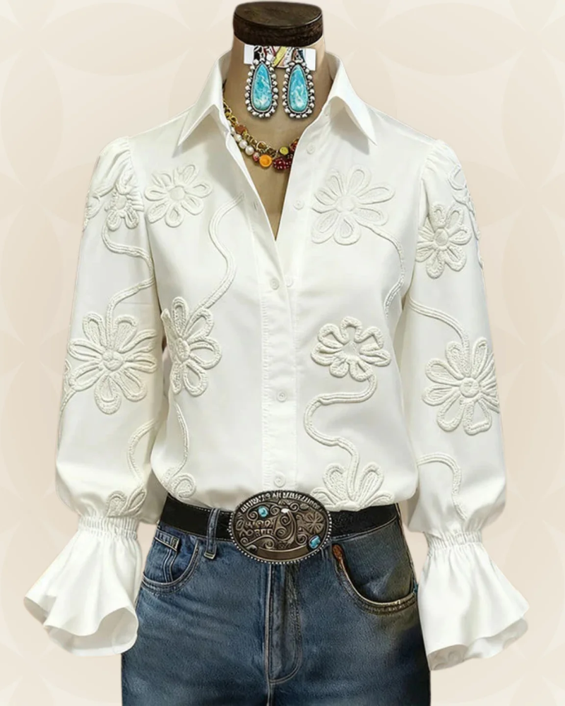 Marjorie Blusa Bordada Mujer – Flores Tonales, Botones y Puños con Volantes