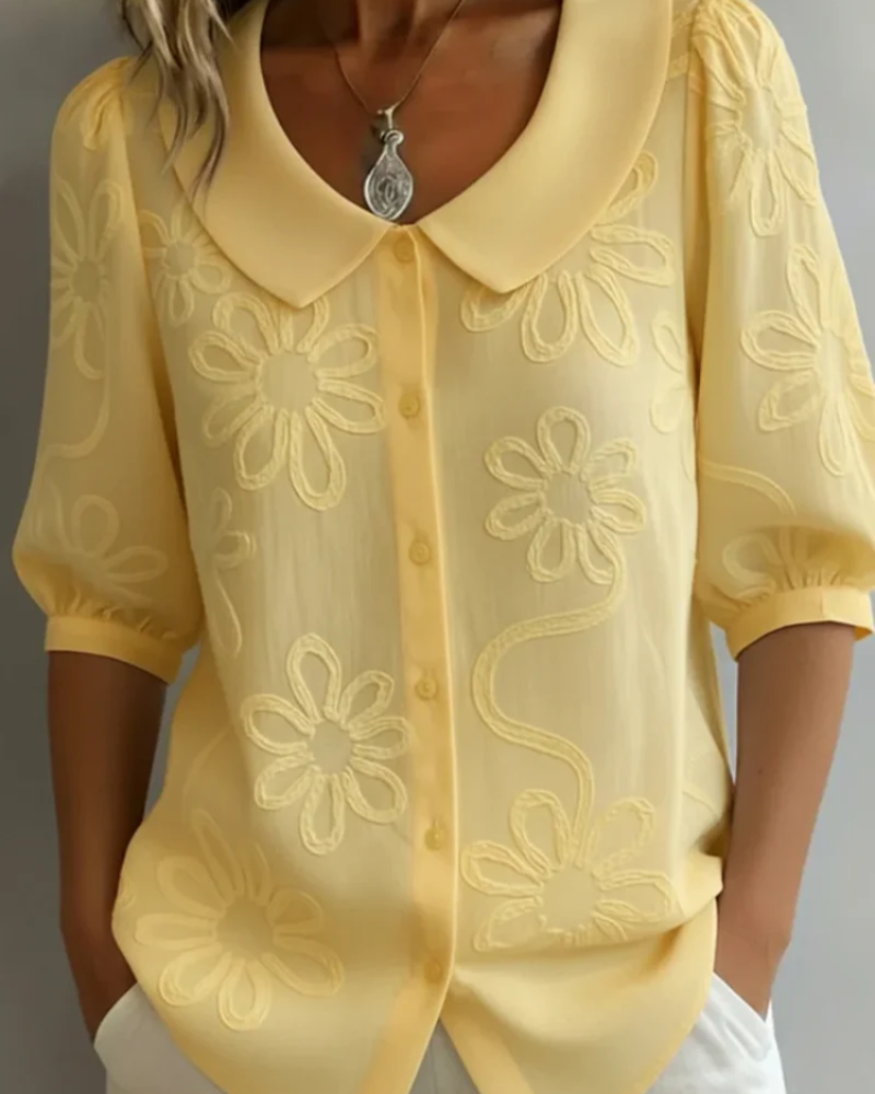 Winifred Blusa Bordada Mujer – Cuello Redondo, Botones y Manga Corta
